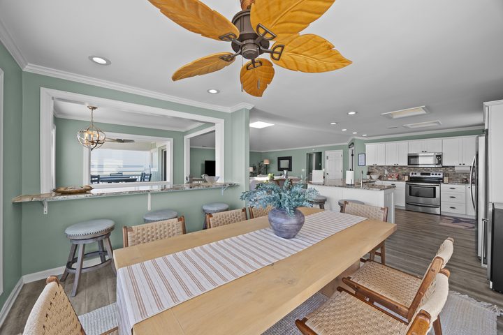 Dining area looking back toward the kitchen