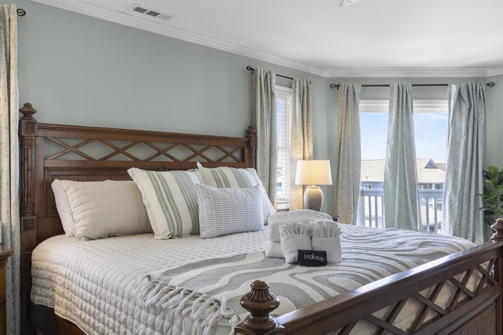 Primary suite bedside details